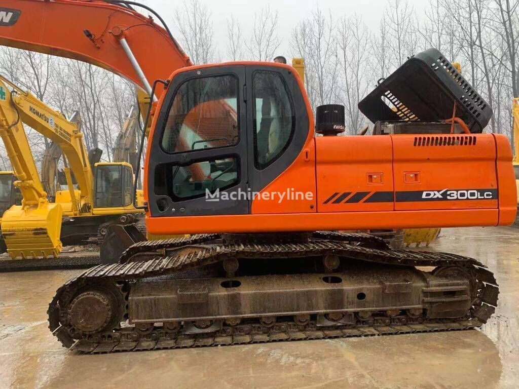 Crawler excavator Doosan DX 300 LC: picture 4