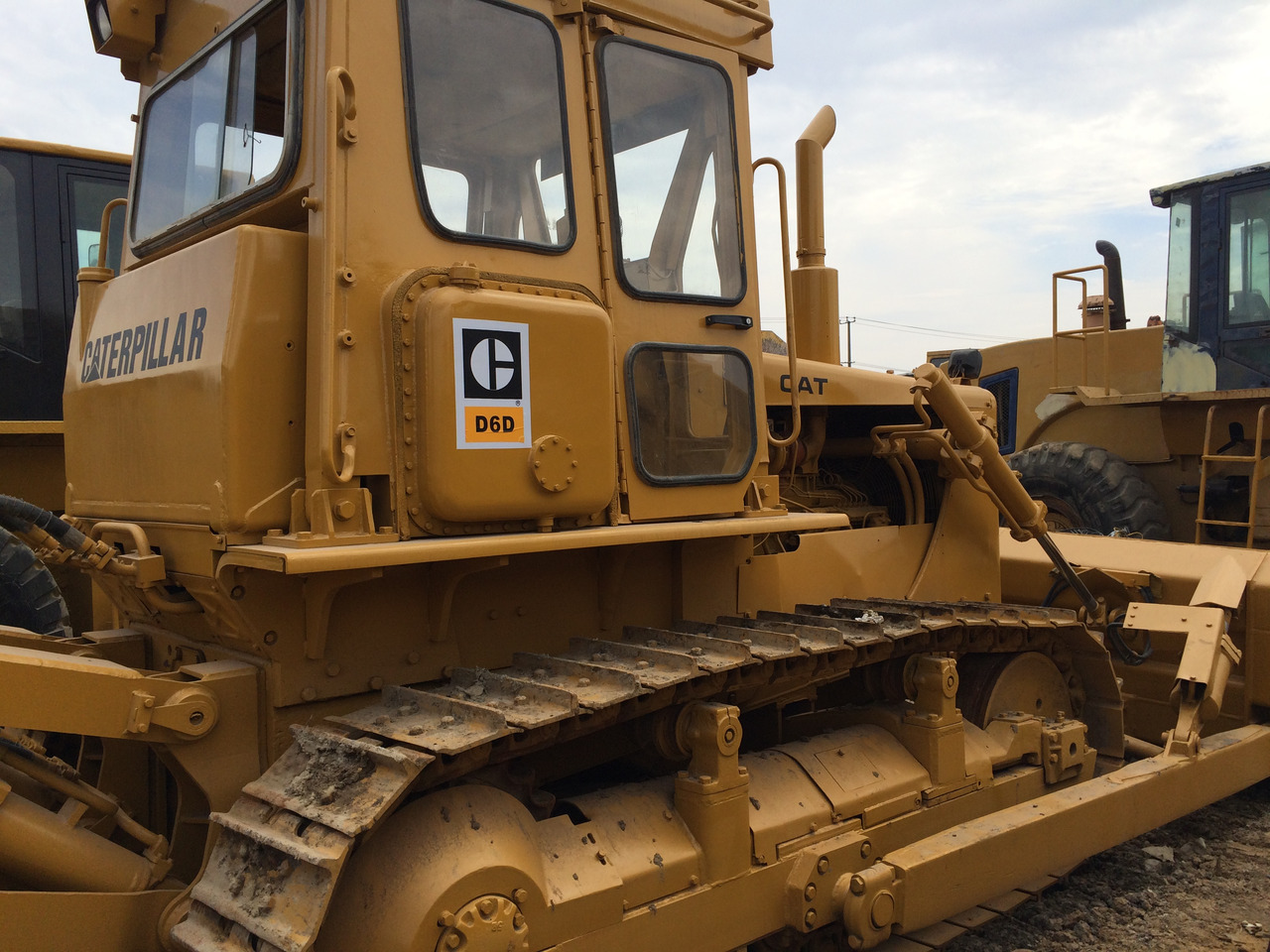New Bulldozer Famous brand CATERPILLAR used D6D in  good condition for sale: picture 5
