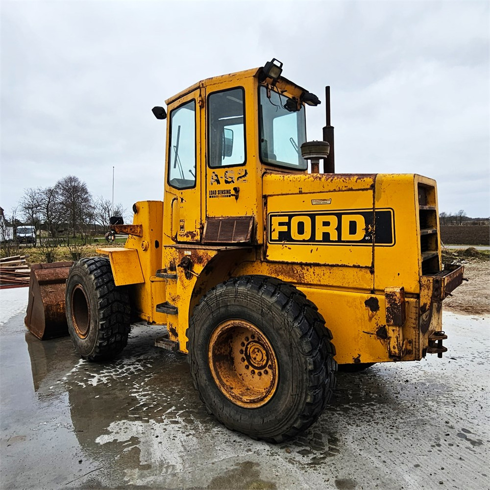 Wheel loader Ford A 62: picture 4