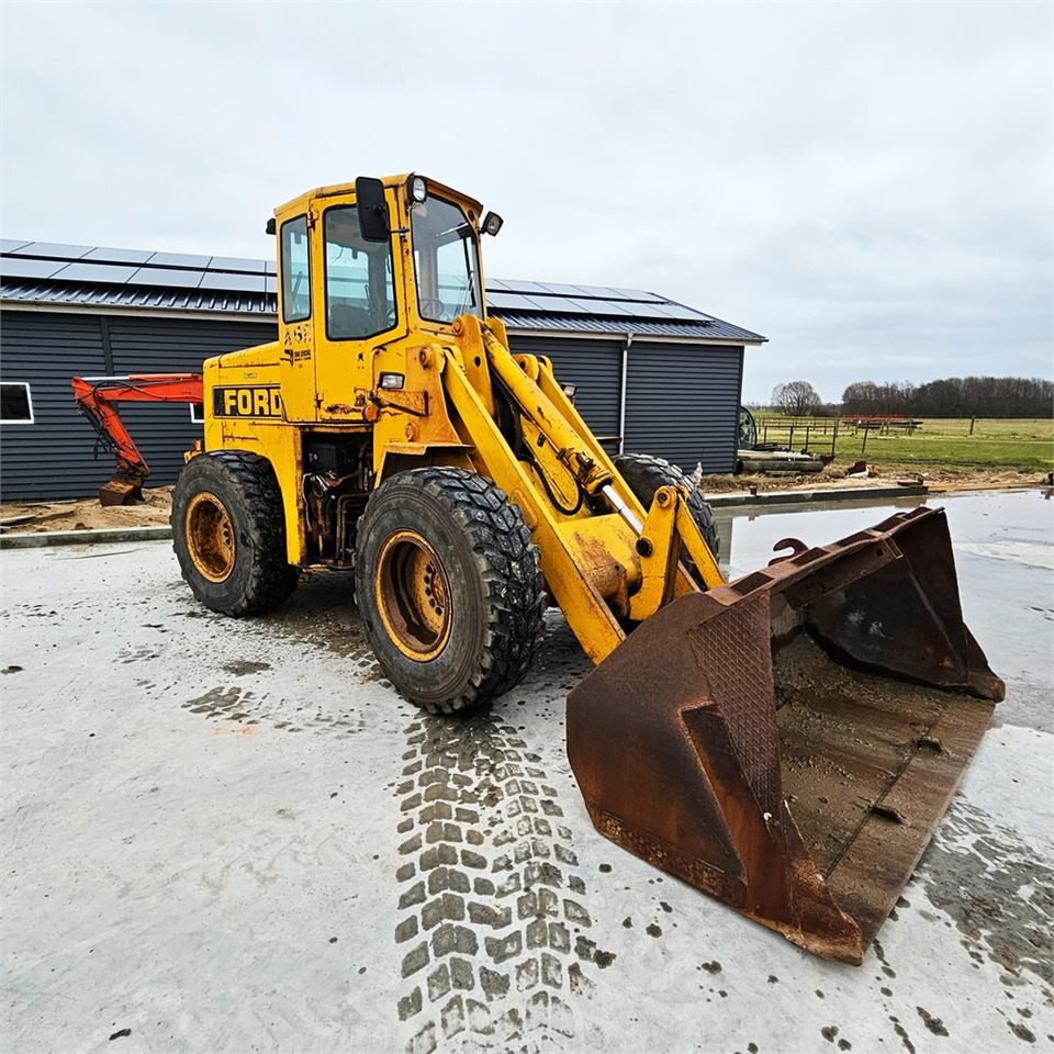 Wheel loader Ford A 62: picture 8