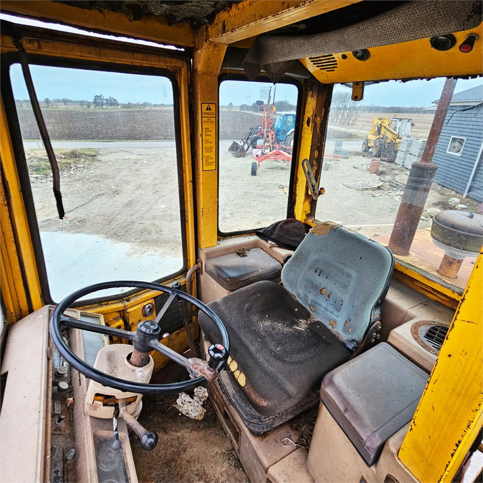 Wheel loader Ford A 62: picture 11