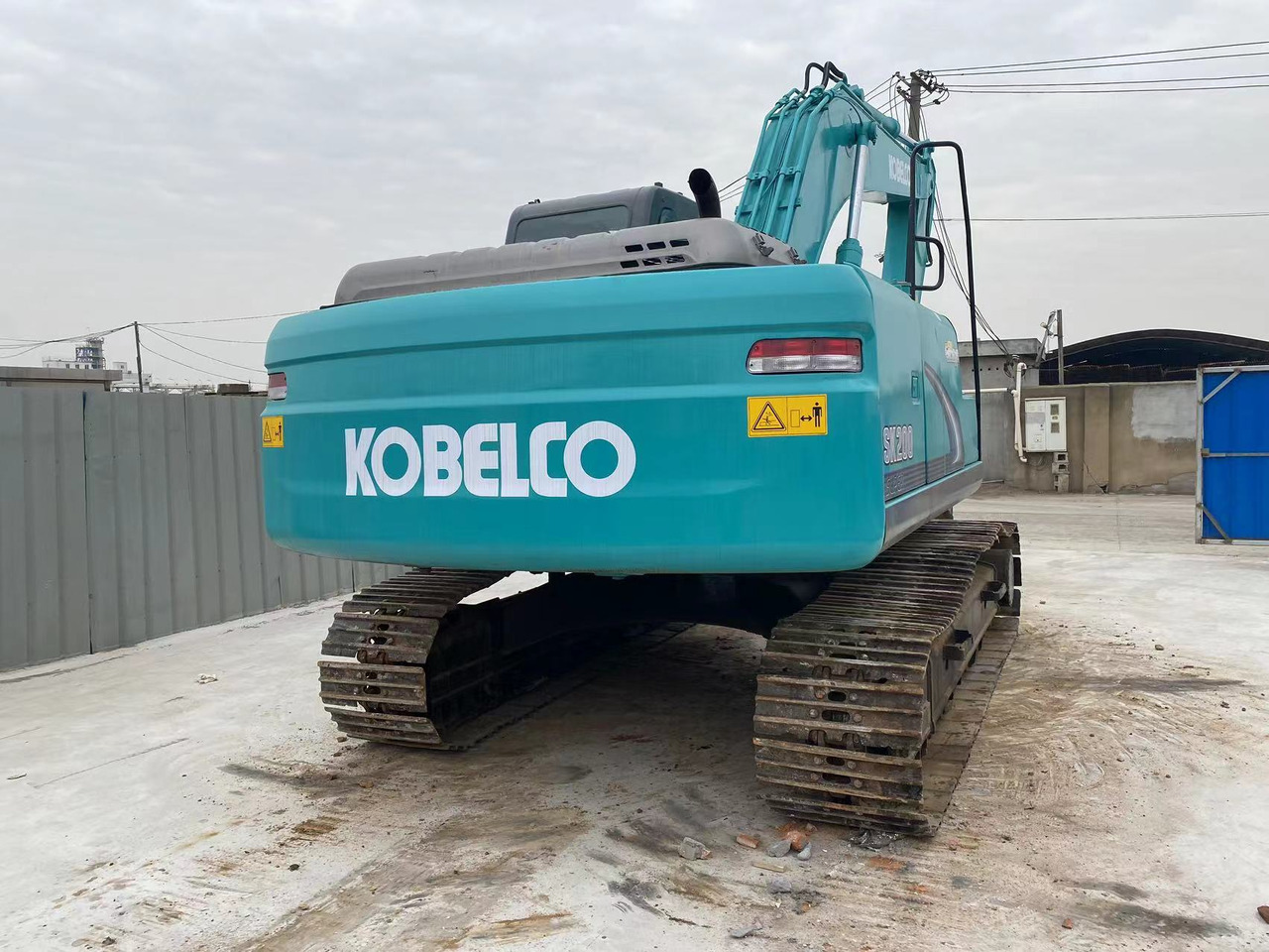 New Excavator HIGH QUALITY KOBELCO SK200 IN GOOD CONDITION ON SALE: picture 6