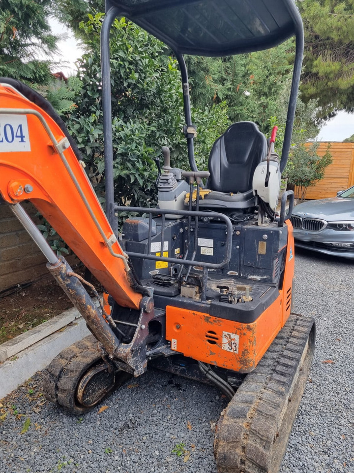 Mini excavator HITACHI ZX19U-5A: picture 3