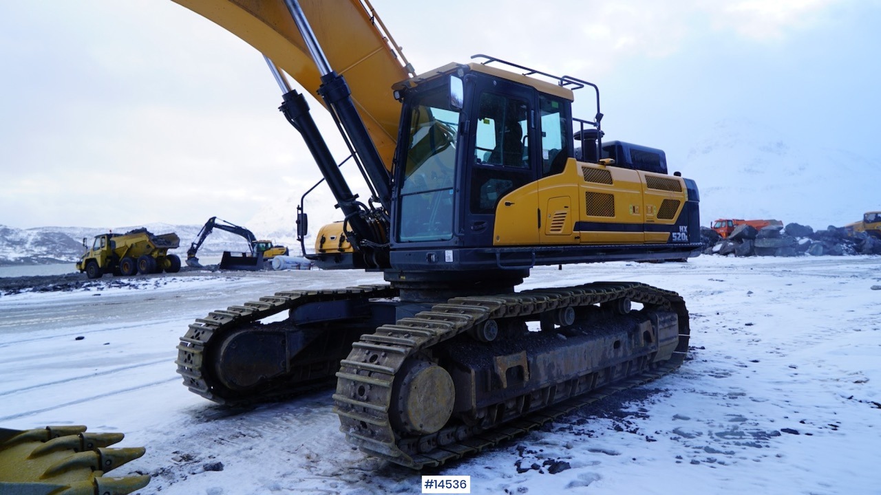 Excavator Hyundai HX520L: picture 9