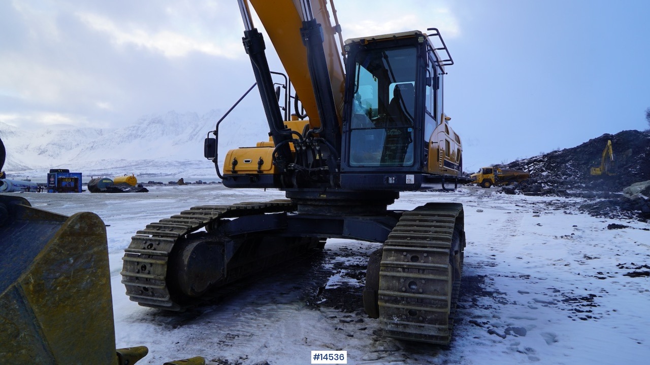 Excavator Hyundai HX520L: picture 10