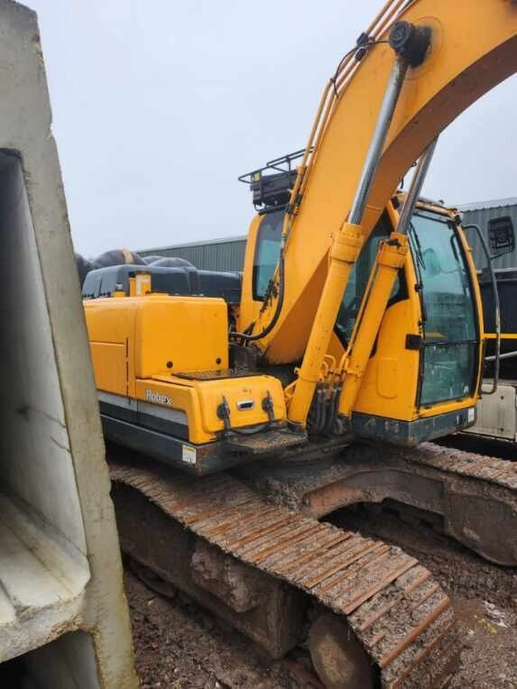 Crawler excavator Hyundai Robex 140 LC 9A: picture 2