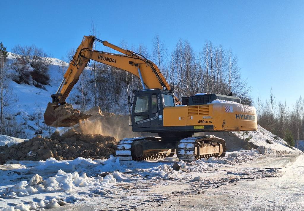 Crawler excavator Hyundai Robex 450 LC-7 A: picture 7