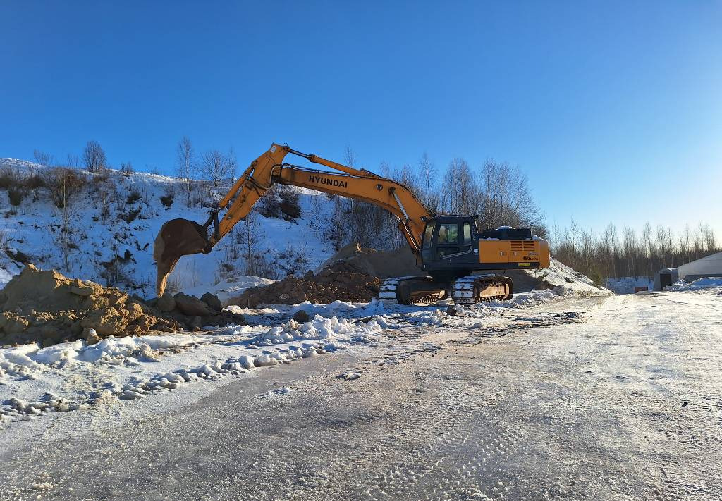 Crawler excavator Hyundai Robex 450 LC-7 A: picture 4