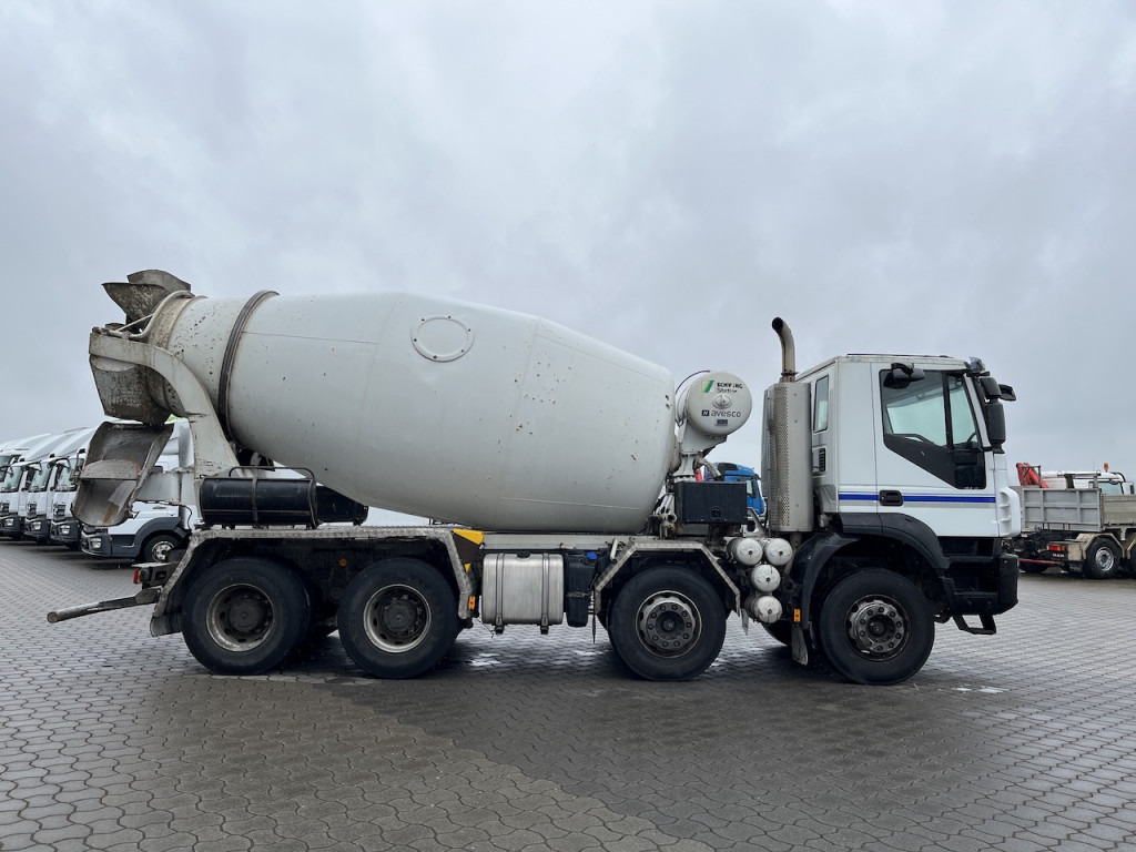 Concrete mixer truck Iveco 340T41 Trakker 8x4  Stetter 9 cbm: picture 9