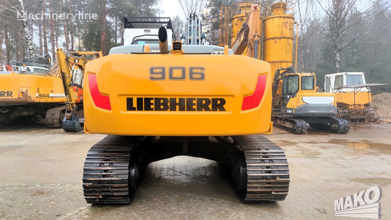 Crawler excavator Liebherr R 906 LC: picture 3
