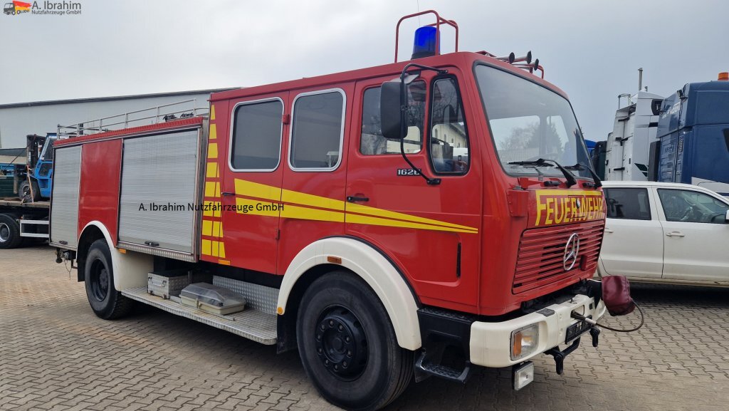 Bulldozer Mercedes-Benz 1626 Feuerwehr mit 20 KVA Aggregat und Pumpe Zustand sehr gut, Seilwinde: picture 9