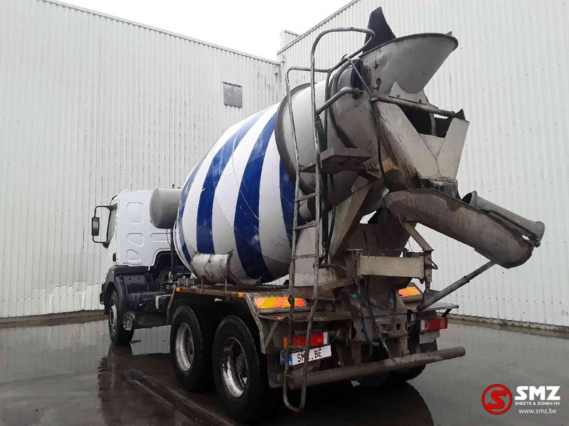 Concrete mixer truck Renault Kerax 300 manual pump: picture 10