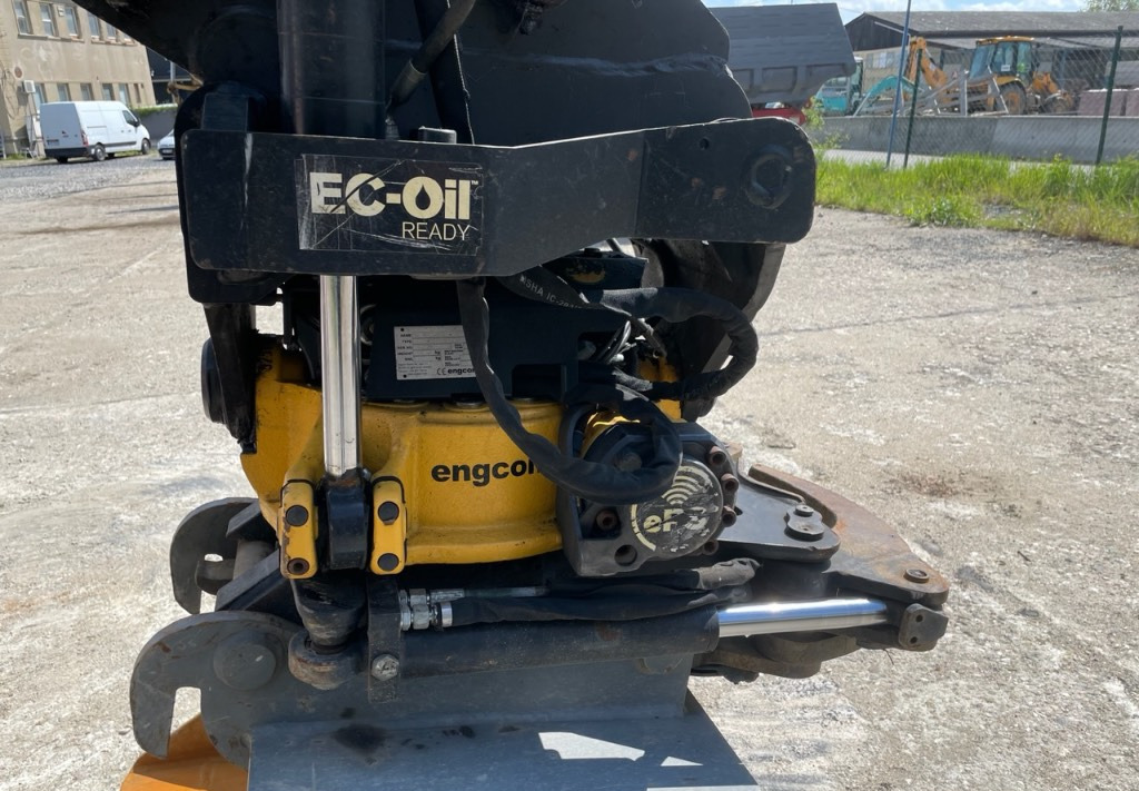 Wheel excavator Takeuchi TB295W + ENGCON + Attachments: picture 6