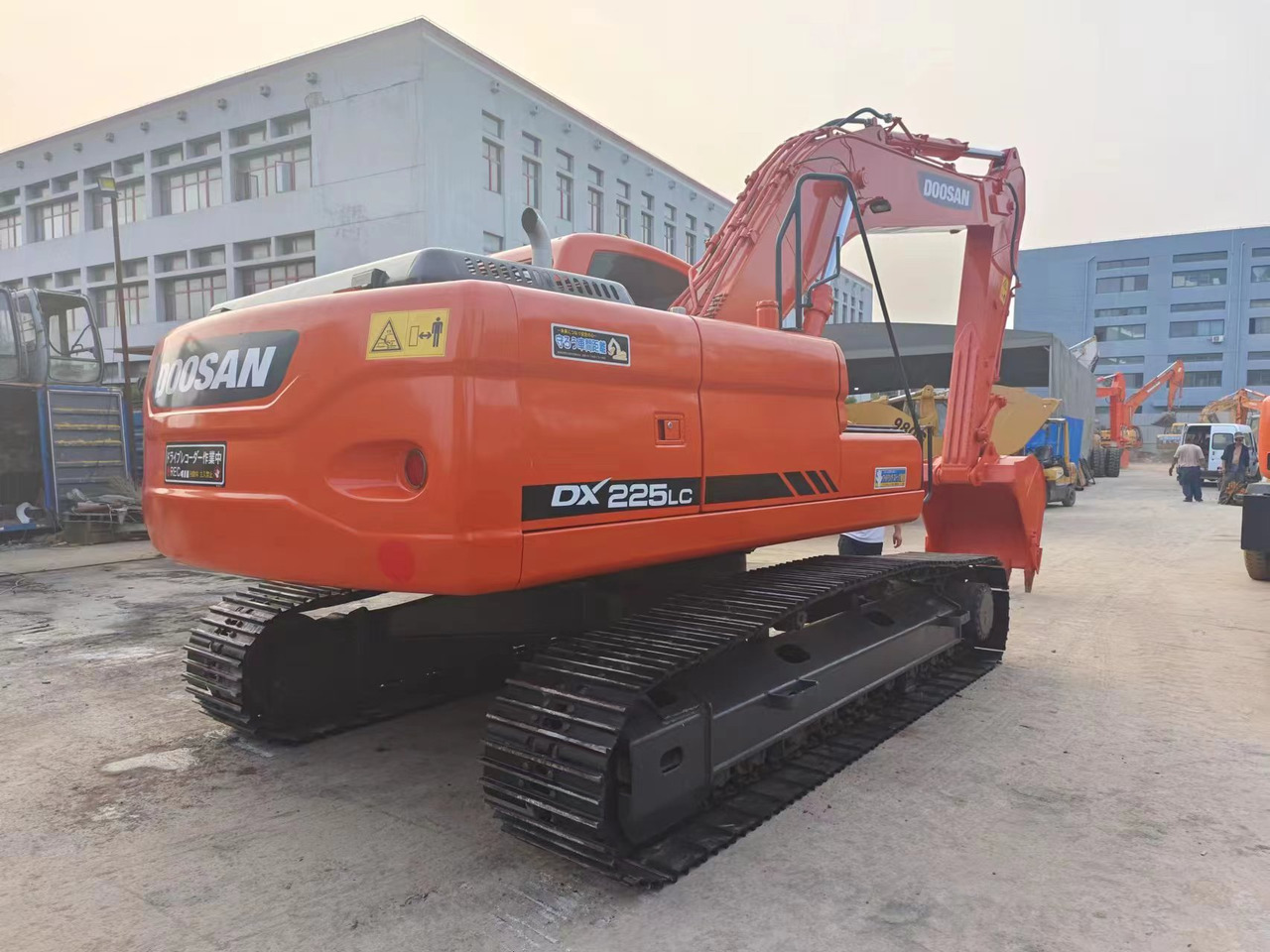 Crawler excavator Used Large construction machine DOOSAN DX225LC-9 low price for sale: picture 3