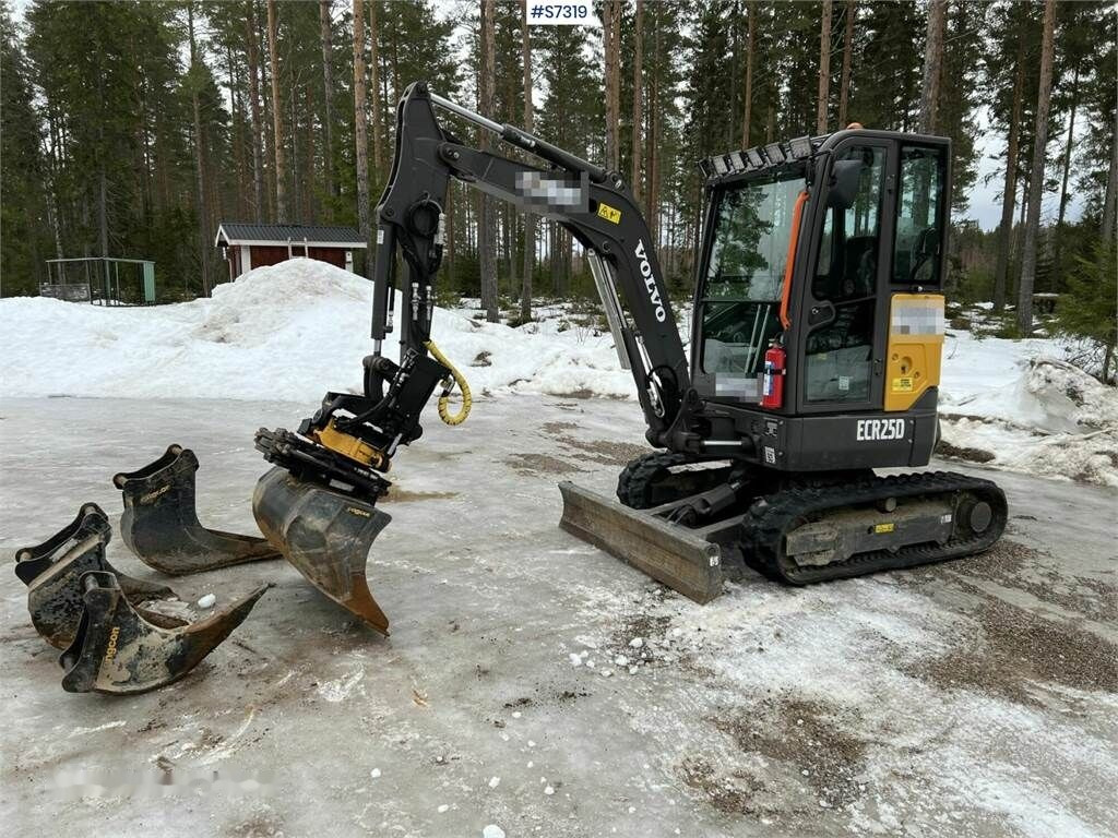 Crawler excavator Volvo ECR25D Excavator with buckets and rotor SEE VIDEO: picture 18
