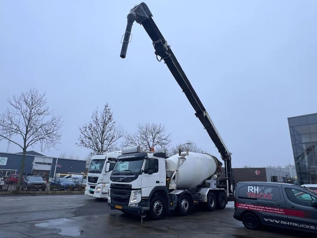 Concrete mixer truck Volvo FM 410 8X4 MIXER 9m3 + LIEBHERR CONVEYOR BELT: picture 2