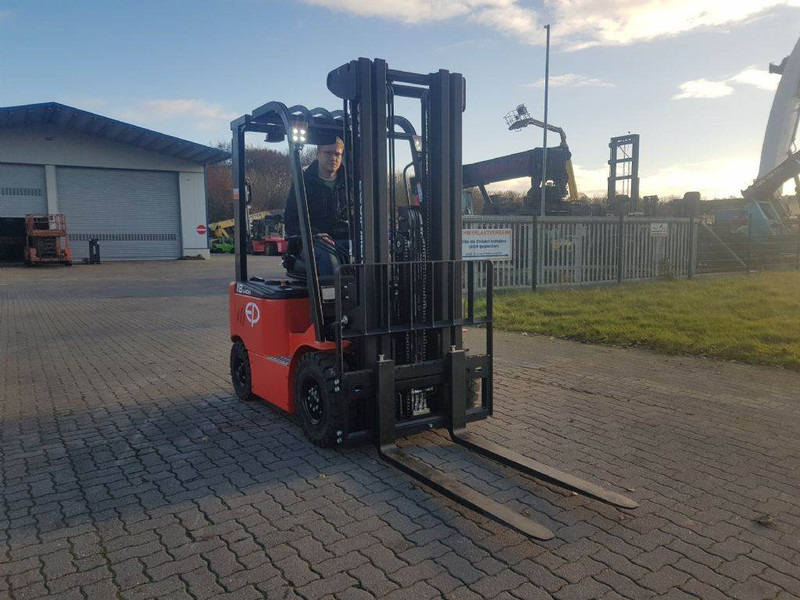 Electric forklift EP EFL181: picture 4