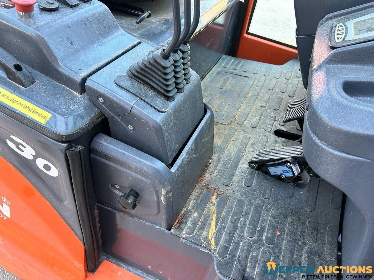 Electric forklift Everun EREF30: picture 9