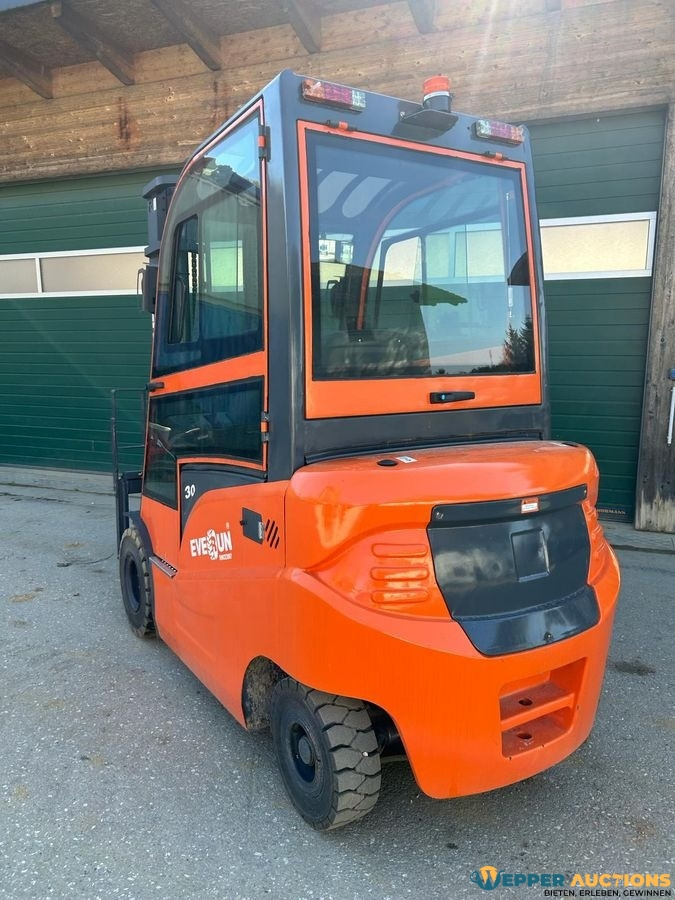 Electric forklift Everun EREF30: picture 4