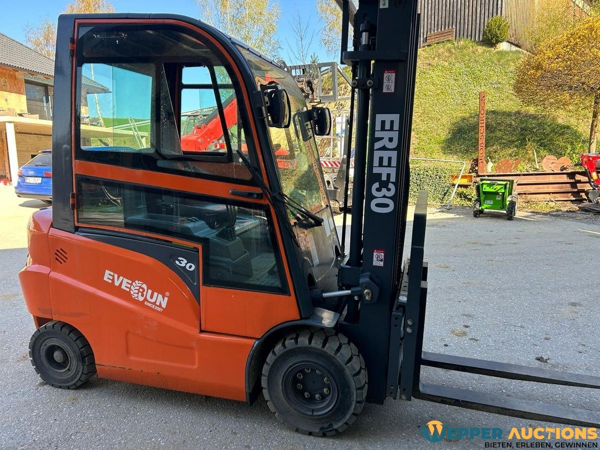 Electric forklift Everun EREF30: picture 2