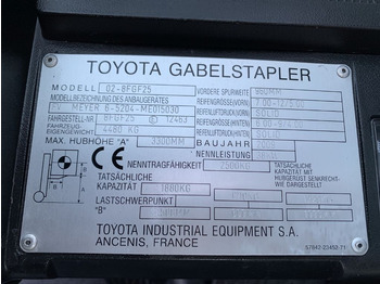 LPG forklift Toyota 8FGF25: picture 4