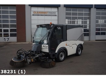 Hako Citymaster 2000 Euro 5 with 3-rd brush - Road sweeper