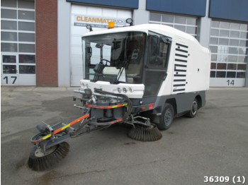 Ravo 530 CD with 3-rd brush - Road sweeper