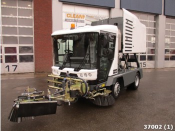Ravo 540 CD Euro 6 with 3-rd brush - Road sweeper