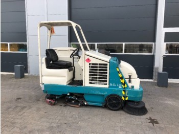 TENNANT 8210 veeg/schrobmachine - Road sweeper