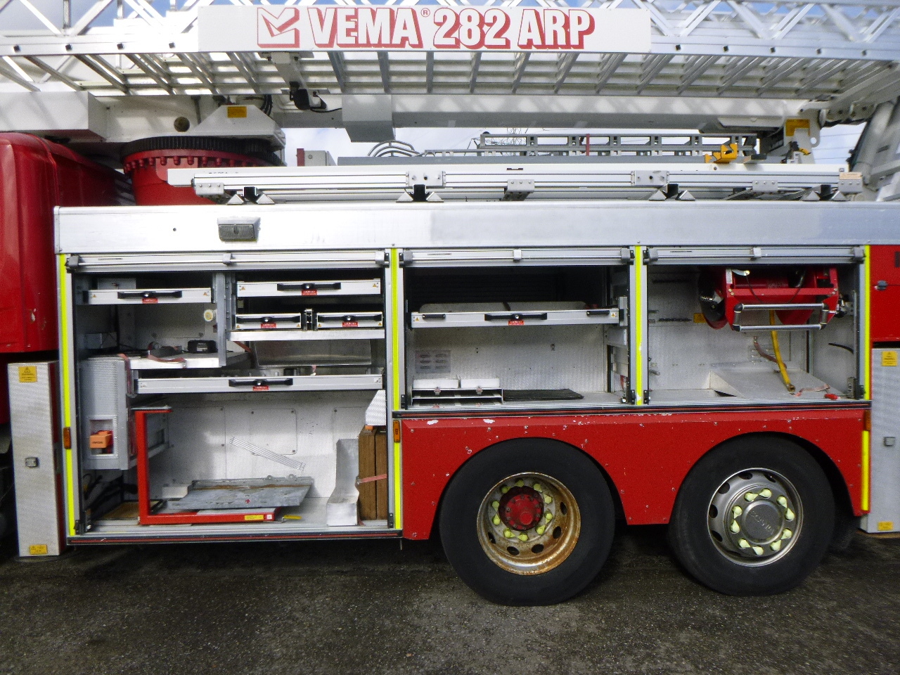 Fire truck Scania P310 6x2 RHD fire truck + pump, ladder & manlift: picture 14
