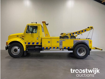 International 4700 DT466E - Tow truck