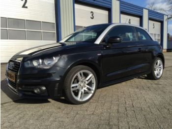 Audi A1 R-Line Zwart - Car