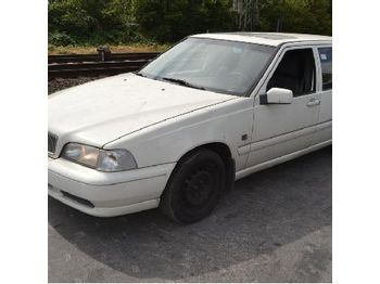  Volvo V70 - Car