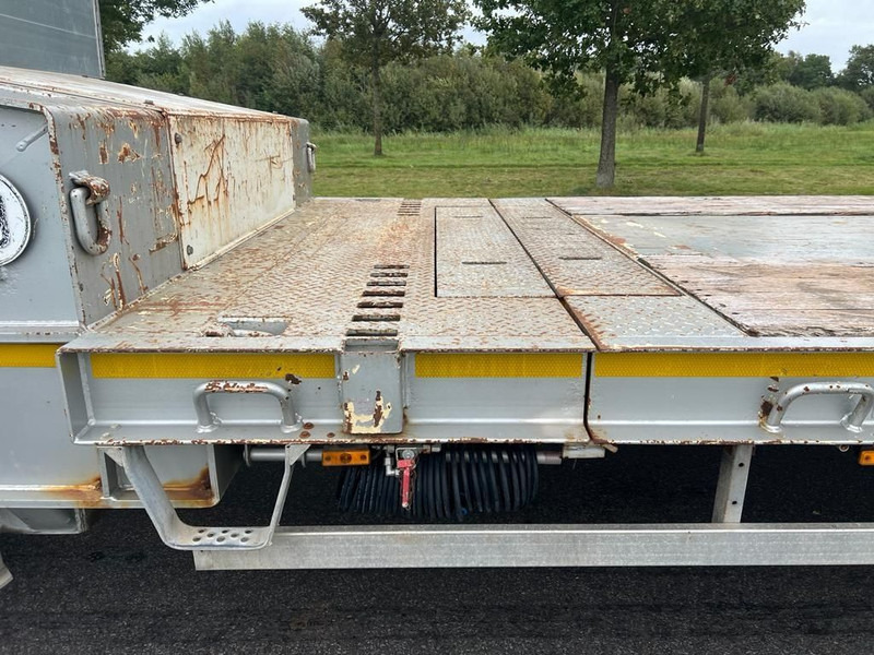 Low loader semi-trailer Goldhofer STZ L4-33/80: picture 6