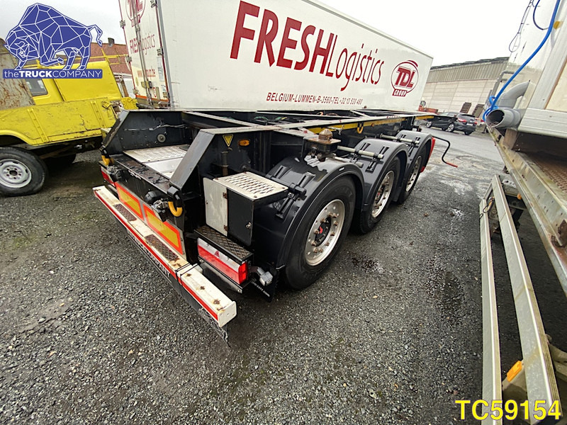 Container transporter/ Swap body semi-trailer Hoet Trailers 20' Container Transport: picture 6