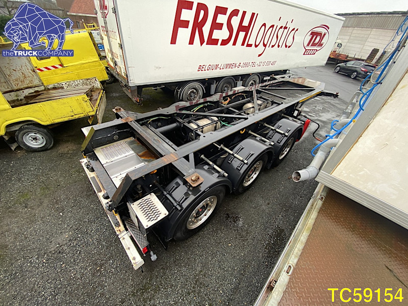 Container transporter/ Swap body semi-trailer Hoet Trailers 20' Container Transport: picture 5