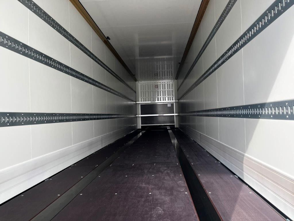 New Closed box semi-trailer Krone SZK 18 Koffer Event Mega-Koffer 2.900 mm Höhe: picture 9