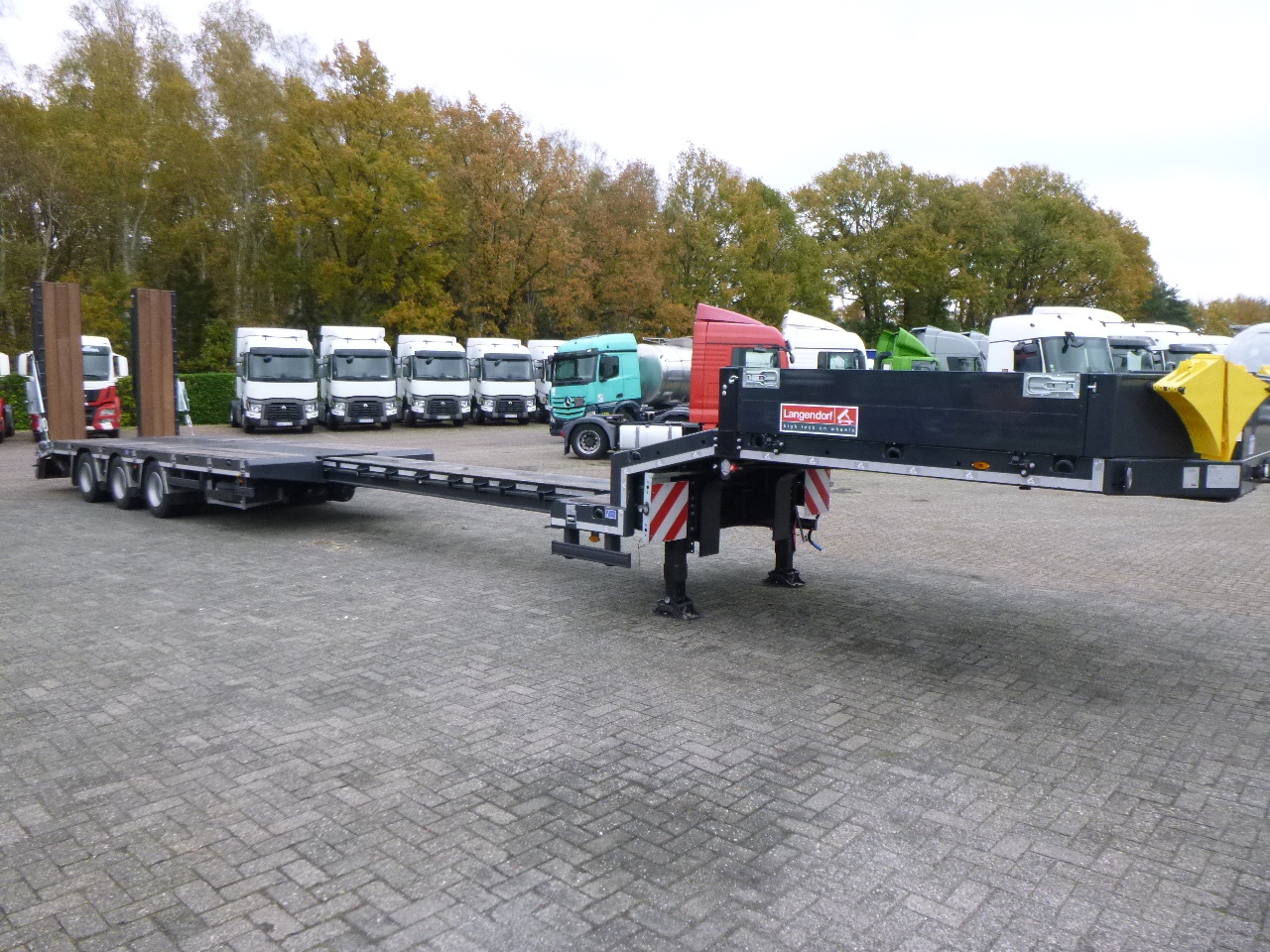 New Low loader semi-trailer Langendorf 3-axle semi-lowbed trailer 48T ext. 13.5 m + ramps: picture 14