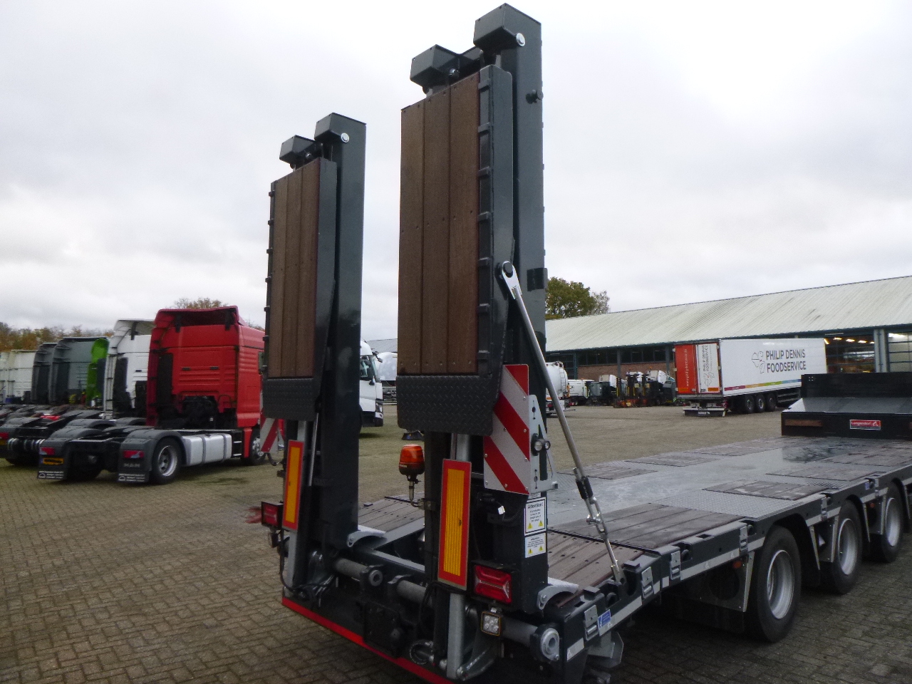 New Low loader semi-trailer Langendorf 3-axle semi-lowbed trailer 48T ext. 13.5 m + ramps: picture 5