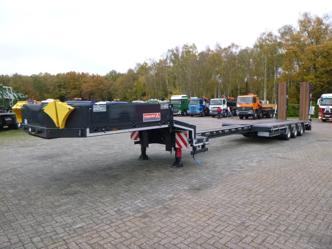 New Low loader semi-trailer Langendorf 3-axle semi-lowbed trailer 48T ext. 13.5 m + ramps: picture 15