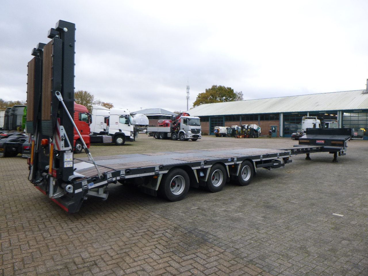 New Low loader semi-trailer Langendorf 3-axle semi-lowbed trailer 48T ext. 13.5 m + ramps: picture 17