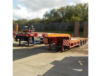  LOT # 1495 -- Montracon 4 Axle Step Frame Extendable Low Loader Trailer c/w Hydraulic Ramps, Winch - Low loader semi-trailer