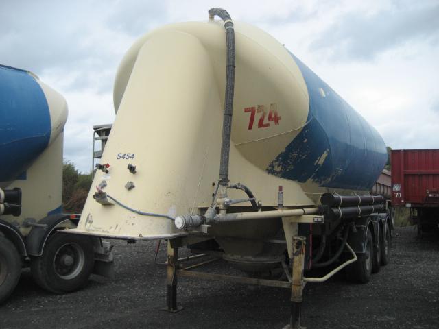 Silo semi-trailer for transportation of bulk materials Spitzer: picture 2