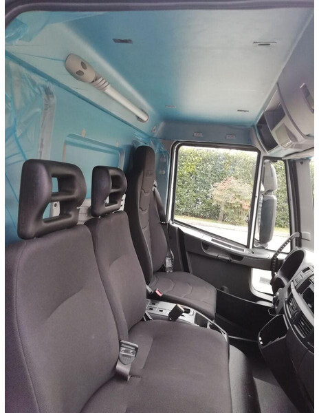 Cab and interior for Truck Iveco EUROCARGO Euro 6: picture 9