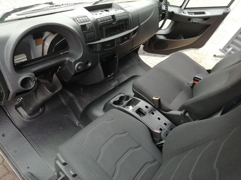 Cab and interior for Truck Iveco EUROCARGO Euro 6: picture 10