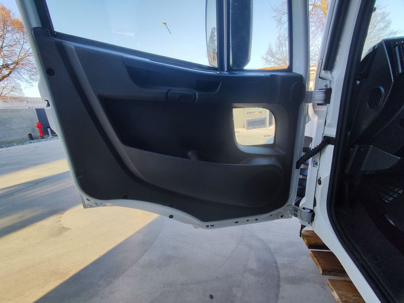 New Cab and interior for Truck Iveco Eurocargo E6: picture 13