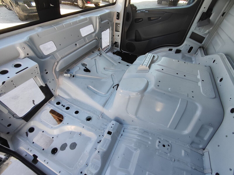 Cab and interior for Truck Mercedes-Benz ATEGO AXOR 6 CYLINDERS: picture 18
