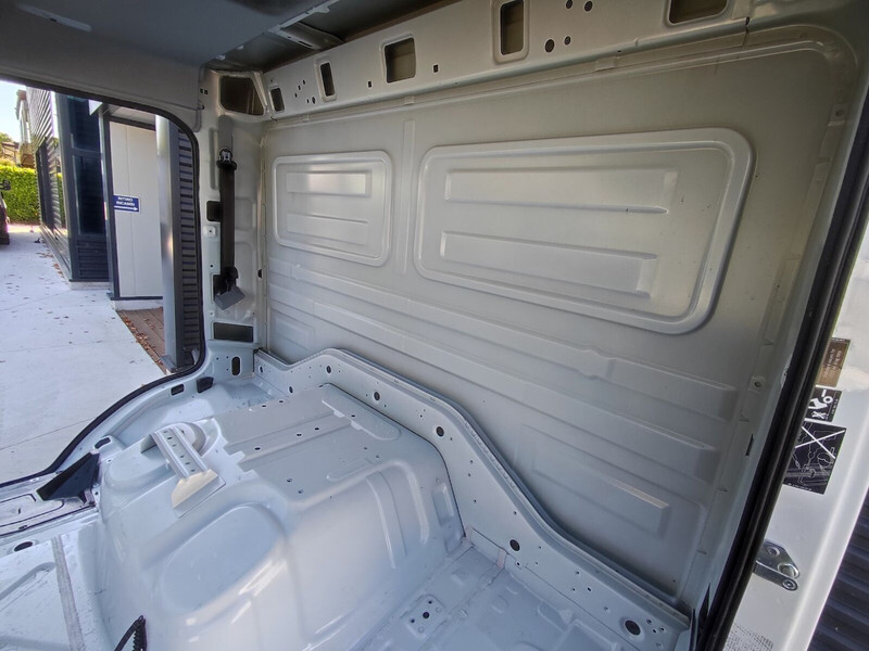 Cab and interior for Truck Mercedes-Benz ATEGO AXOR 6 CYLINDERS: picture 16