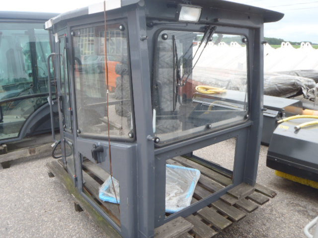Cab for Construction machinery New Holland DC100 -: picture 2