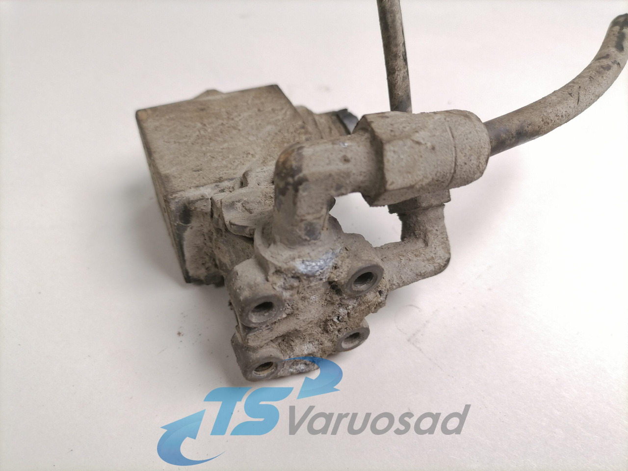Brake valve for Truck Scania Solenoid valve 1376794: picture 2